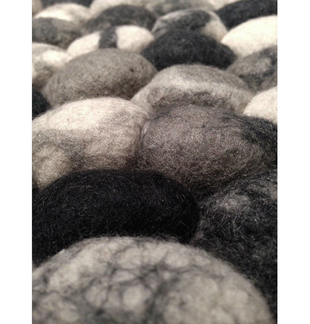 Handmade Wool Felt Pebble Rug