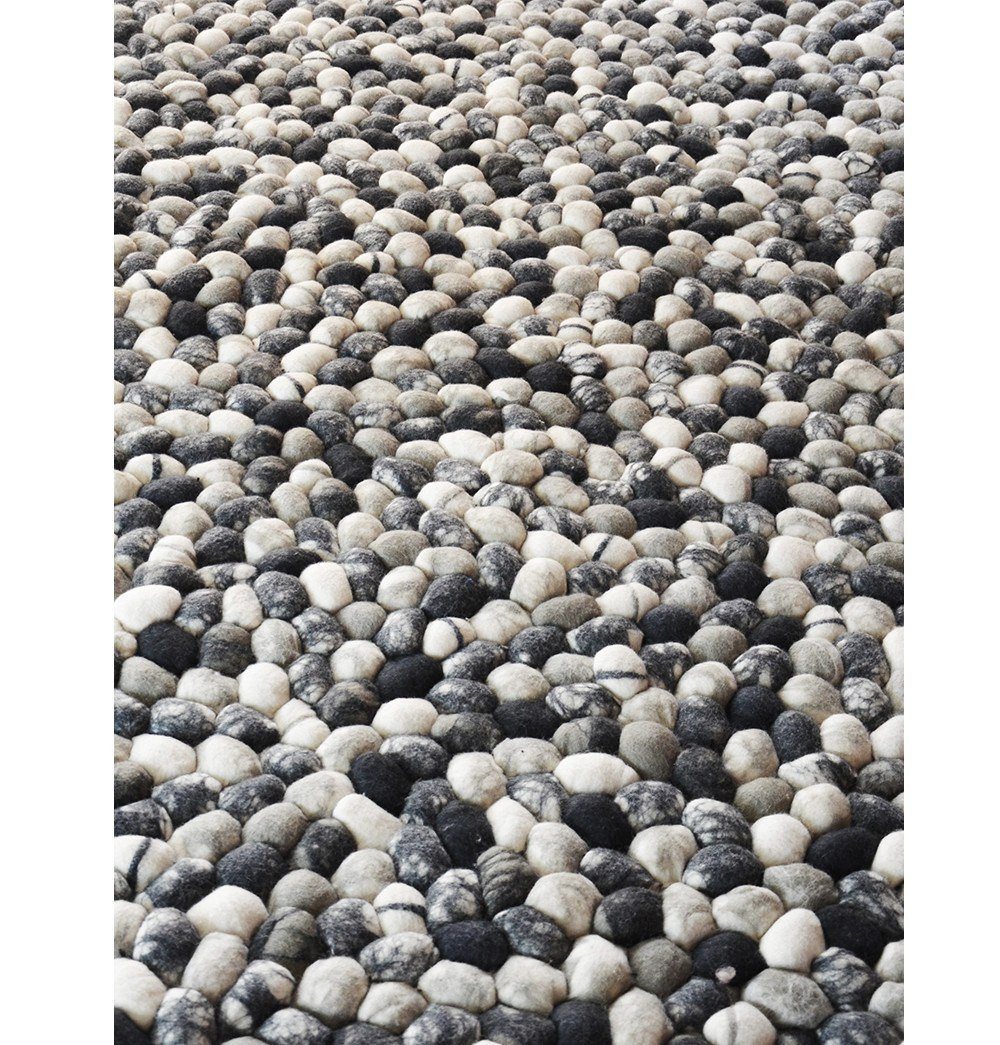 Handmade Wool Felt Pebble Rug