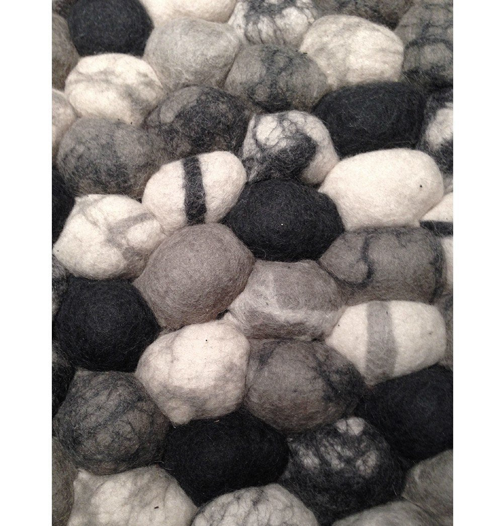 Handmade Wool Felt Pebble Rug